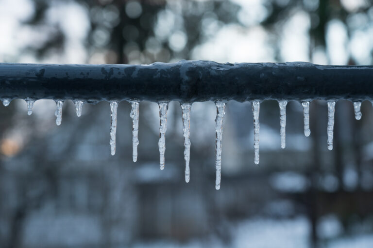 prevent frozen pipes with professional plumbing services from Aedile Plumbing